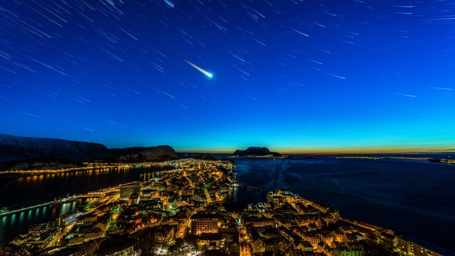 挪威 、奥勒松上空的流星