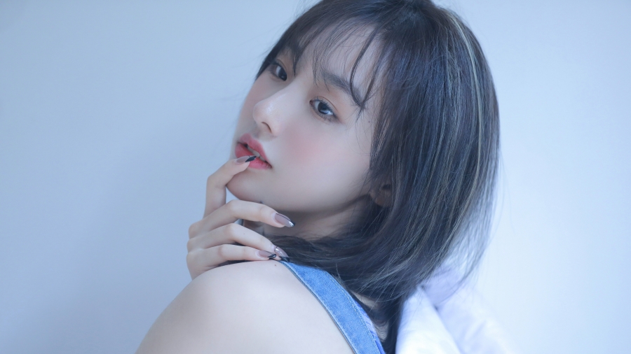 清纯美女冯丽林写真4k美女壁纸、长发美女有点小清新的感觉