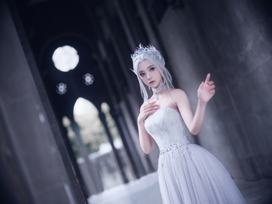 cosplay性感美女演绎精灵女的美丽、高清4k游戏扮演美女壁纸下载