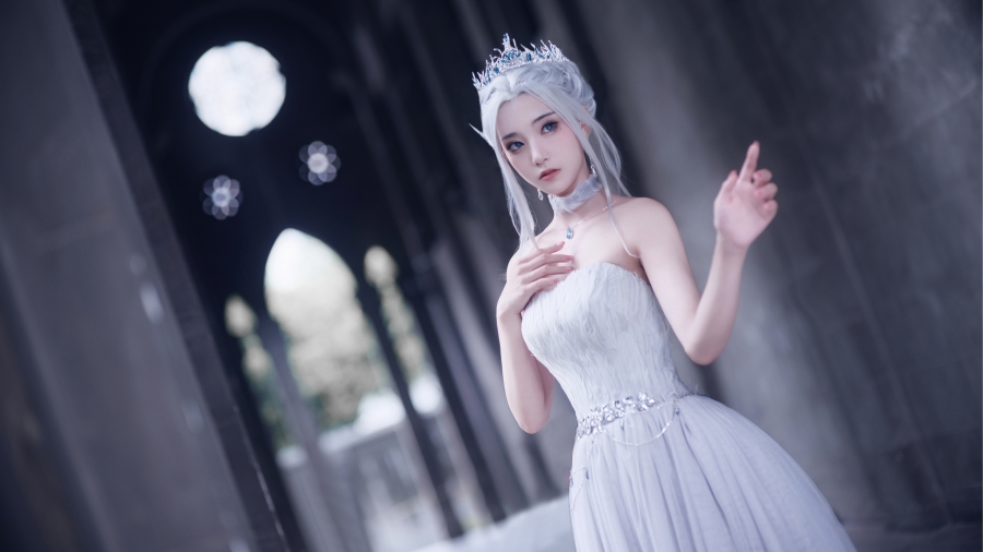 性感美女cosplay演绎cos冰公主、小清新白裙子的公主4k美女壁纸