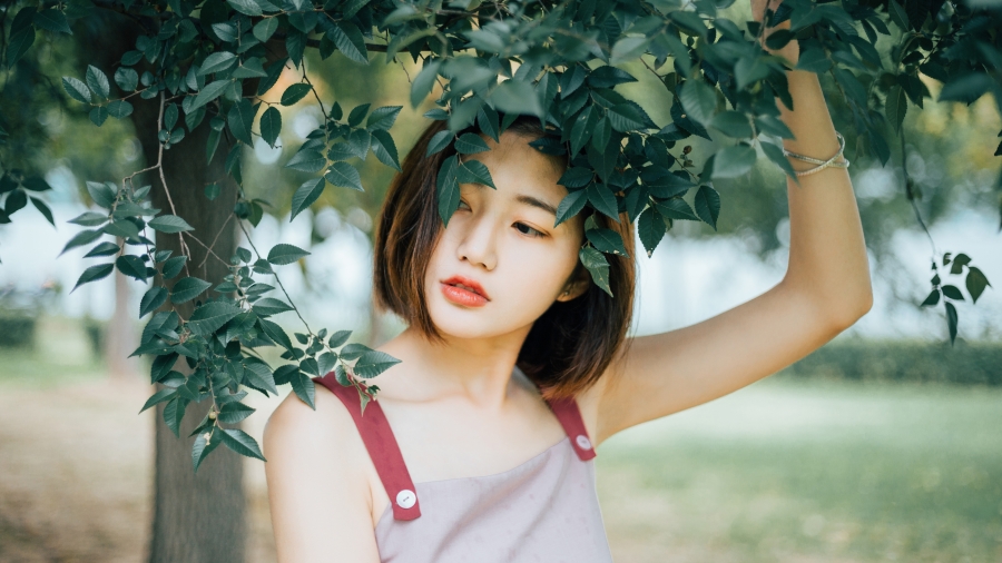 夏天公园短发性感美女写真摄影高清4k小姐姐壁纸