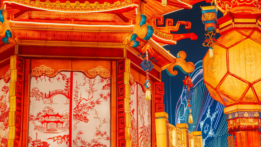 元宵节期间悬挂的宫灯,北京自贡灯会现场,北京,中国